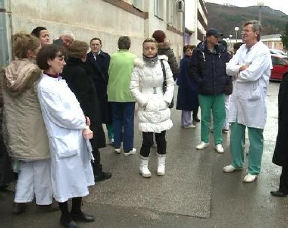 Ministar Bogdanić krši Zakon o radu