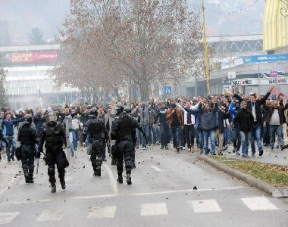 Noćna mora političke elite se dešava: Narod u buntu