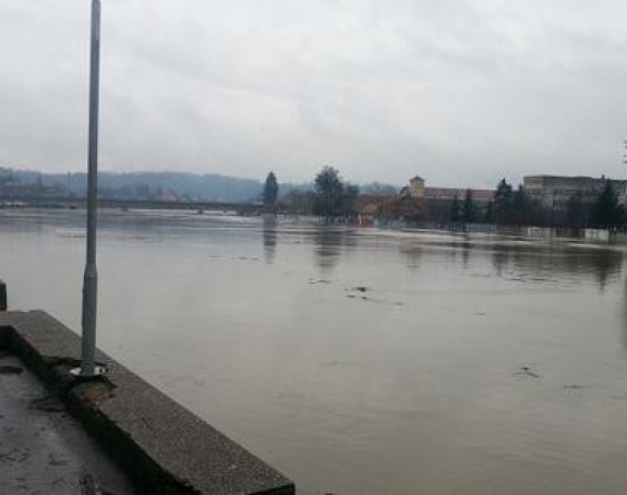 Хрватска:Водостаји и даље расту