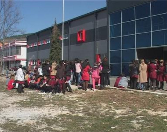 Текстилне раднице у Билећи ступиле у штрајк (ВИДЕО)