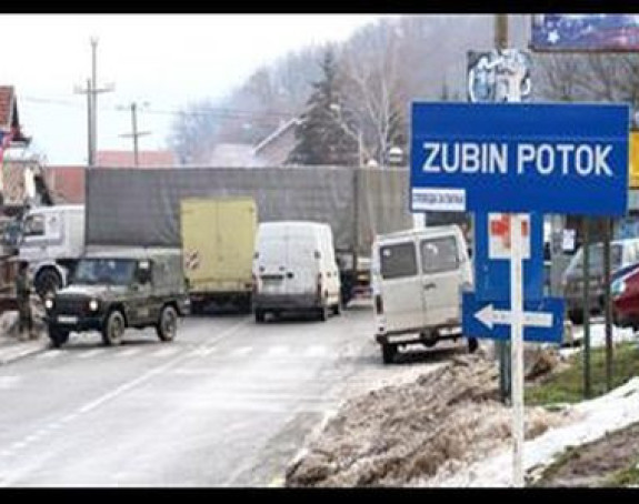 Blokirana policijska stanica u Zubinom Potoku 