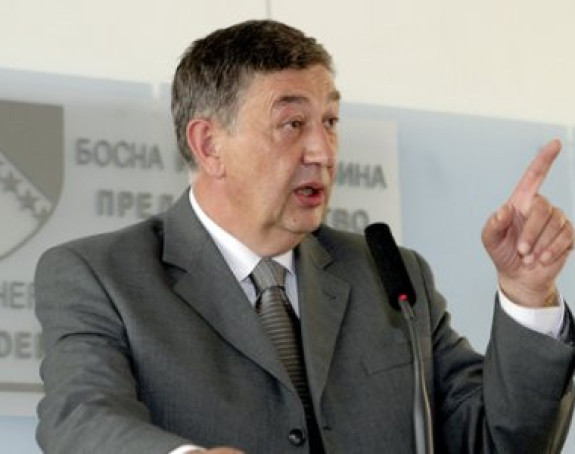 Сви умислили да могу да воде спољну политику