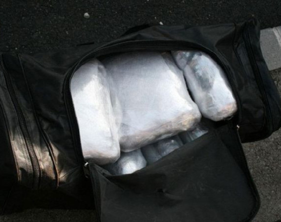На граничном прелазу пронађено 11 кг марихуане