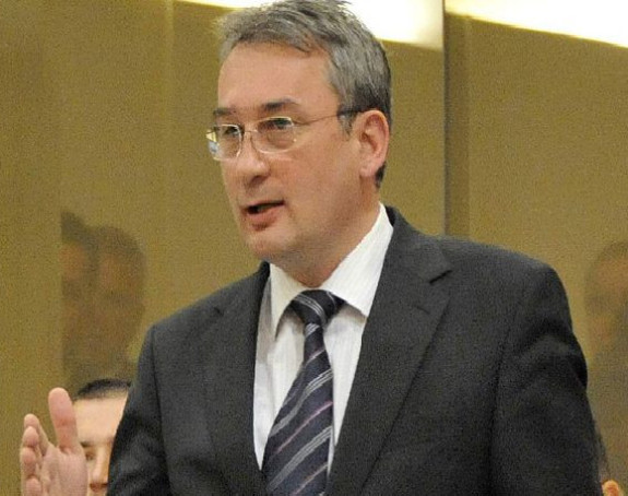 Босић: Политичка корупција узела маха
