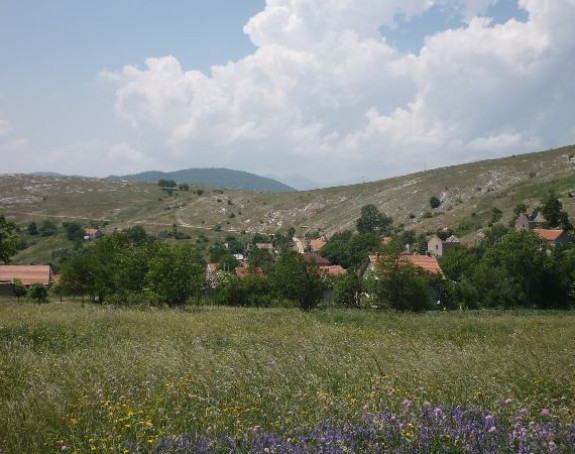 Povratnička porodica blokirala put mještanima