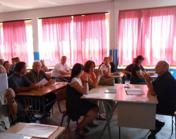 Jedna fotelja – dva direktora