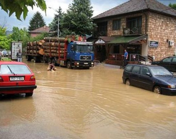 Милићи: Поплављен центар града 