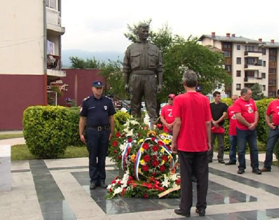 Ko krije ubice Srđana Kneževića?