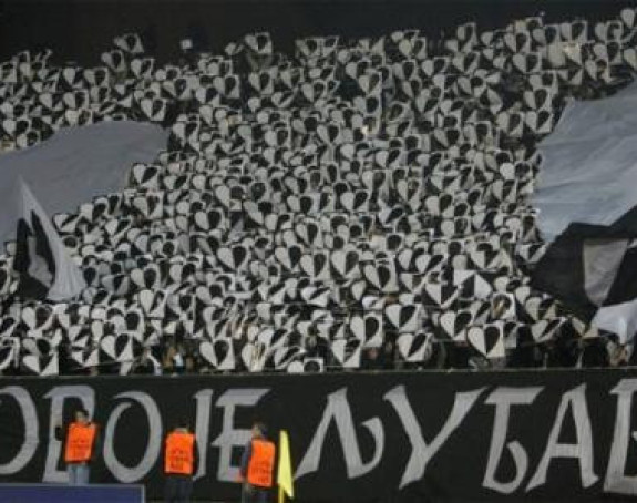 Navijači Partizana podržali igrače!