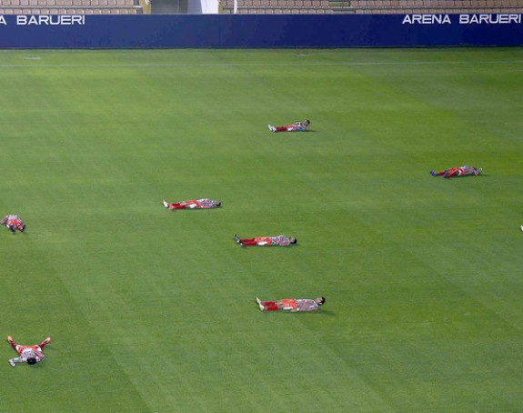 Ležali na terenu ka' Crnogorci! A Brazilci!