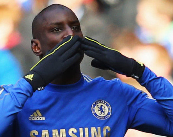 Demba Ba udario na Murinja!