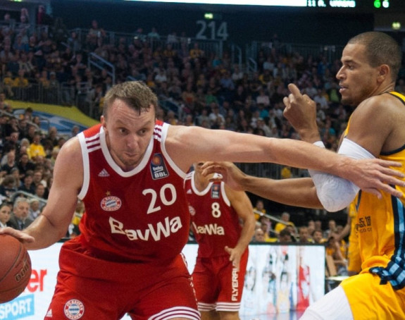 U duelu Srba, trofej mlađem!