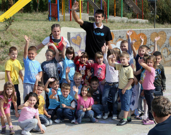 Novak zaradu prosleđuje djeci!