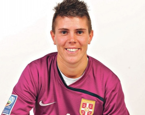 Не браним за Србију због ''мушке фризуре''!