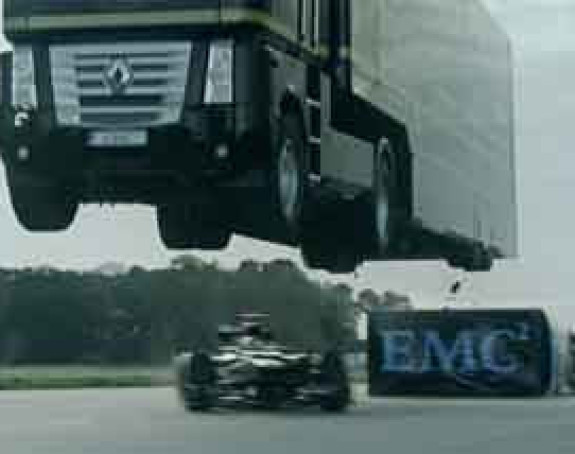 Video: Kamion preleće F1?! Može!