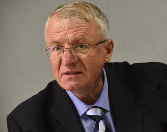 Šešelj traži ukidanje Haškog tribunala