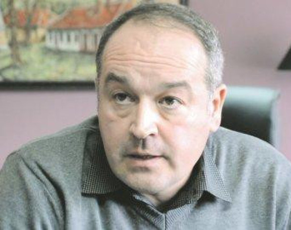 Direktor izbegao pritvor