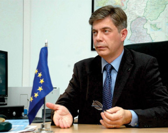 Vigemark: Sačekajte sa Ustavnim sudom
