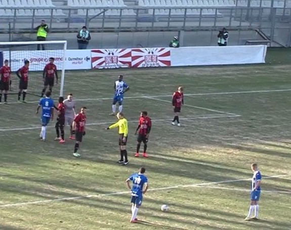 Видео: Може и овако да се брани ''слободњак''!