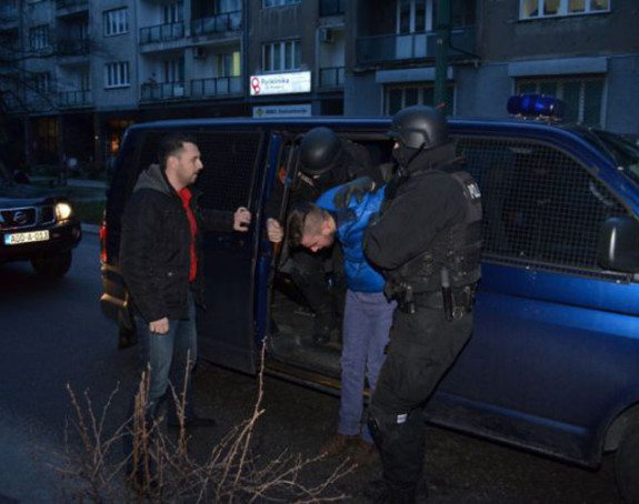 Uhapšeno osam serijskih pljačkaša