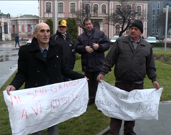 Bijeljina: Protest stanovnika Dvorova
