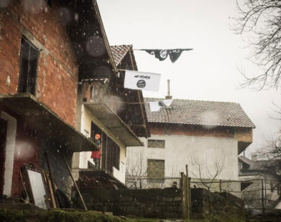 Ponovo zastave Islamske države u Gornjoj Maoči
