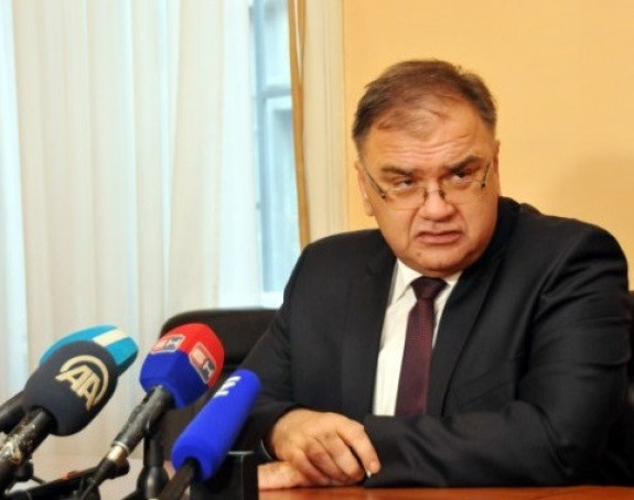 Иванић тврди: Привреда Српске назадује