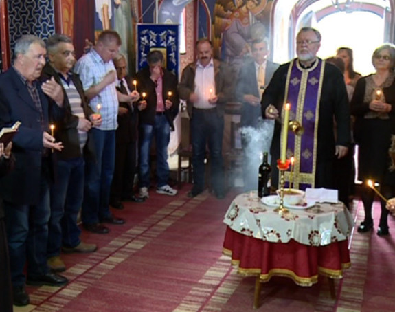 Парастос несталим борцима и цивилима