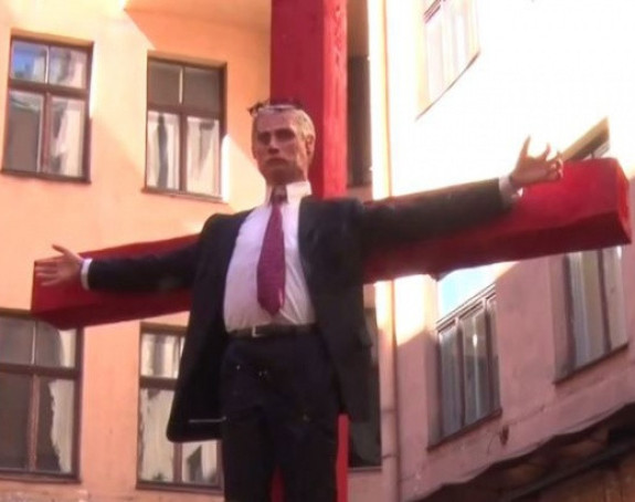 Letonci u Rigi razapeli Vladimira Putina