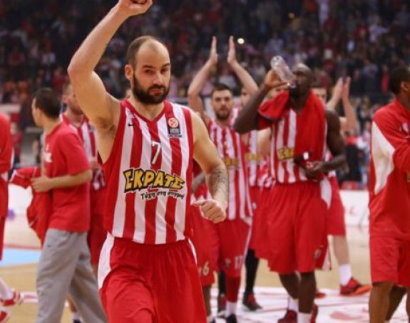 EL: Ovaj Spanulis je tačno KOŠARKAŠKI BOG!!!