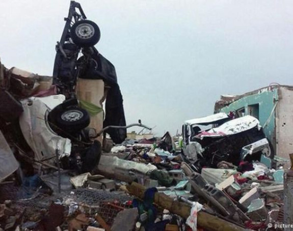 Tornado istrgao bebu iz majčinih ruku