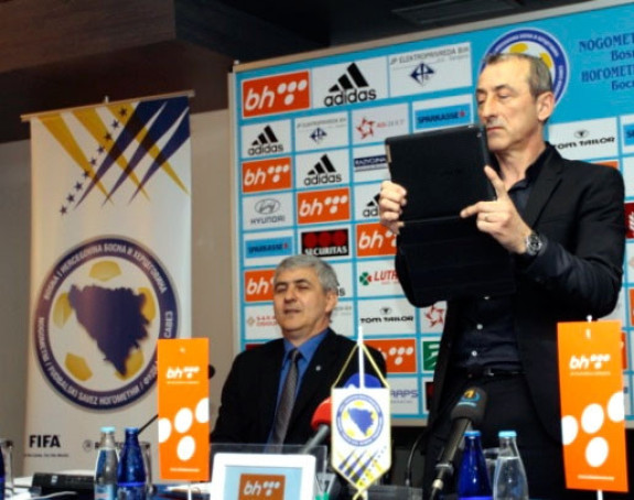 Meša u petak objavljuje ''Zmajeve''