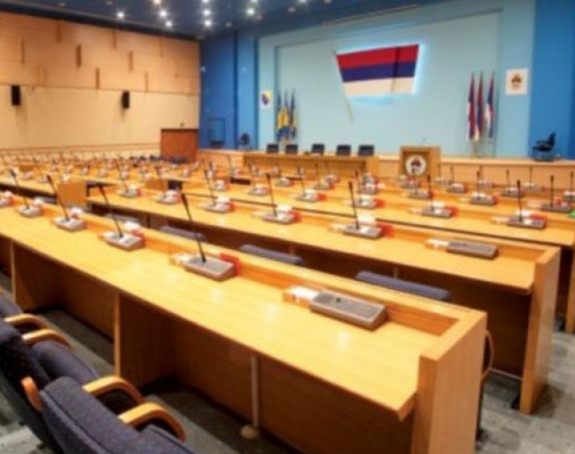 Nastavljena trka za većinom