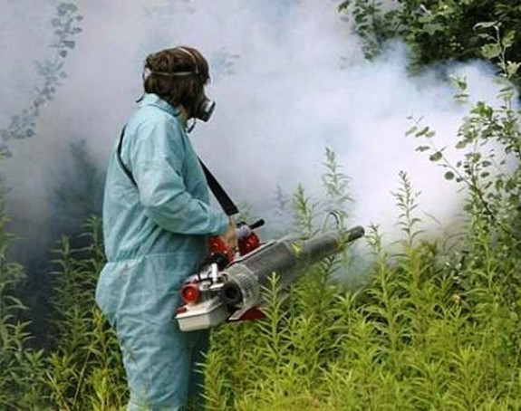 Zaprašivanje komaraca u Banjaluci u julu