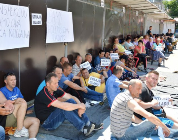 Протест пијачних трговаца у Живиницама