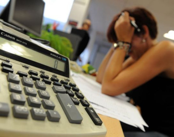 Nameti privredi drže administraciju