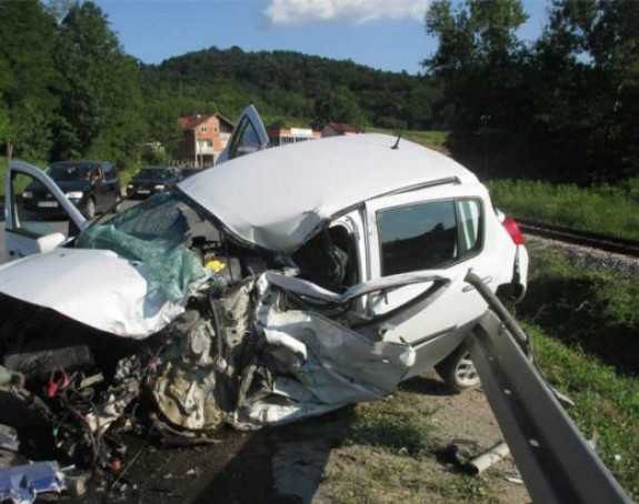 Srebrenik: Poginuo vozač putničkog vozila!