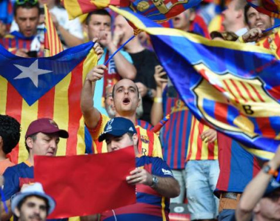 Опа! УЕФА ће казнити Барсу због застава Каталоније?!