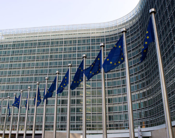 EU: Osuda napada i podrska Vučiću