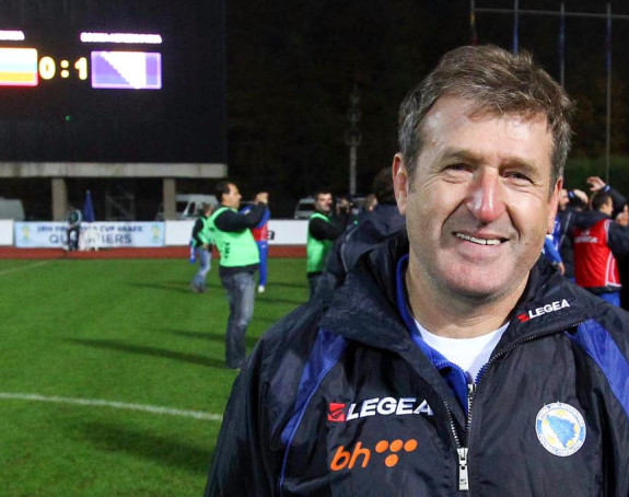 Папе преузео Евијан!