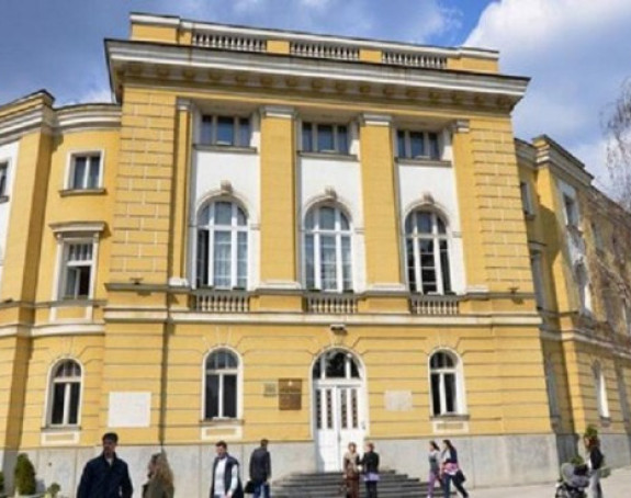 Novinar uboden na konferenciji za medije