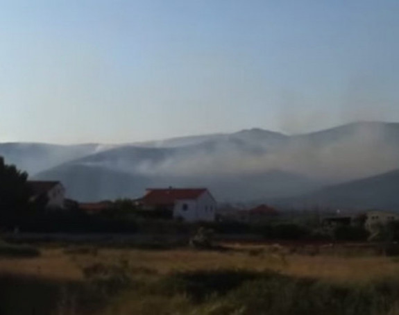 Veliki požar ugrozio splitski aerodrom 