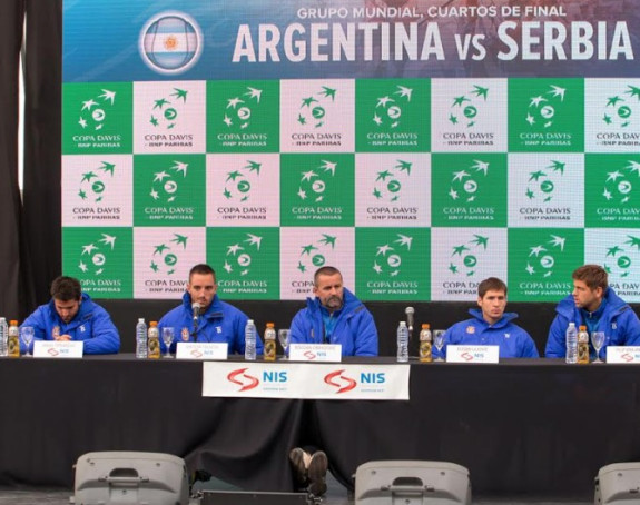 DK: Au, ala je ''prštalo'' na presu Argentina - Srbija!