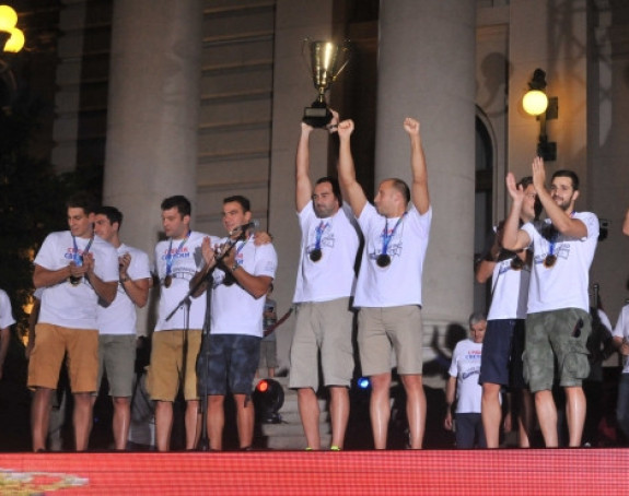 Kako su Srbi dočekali zlatne vaterpoliste?!