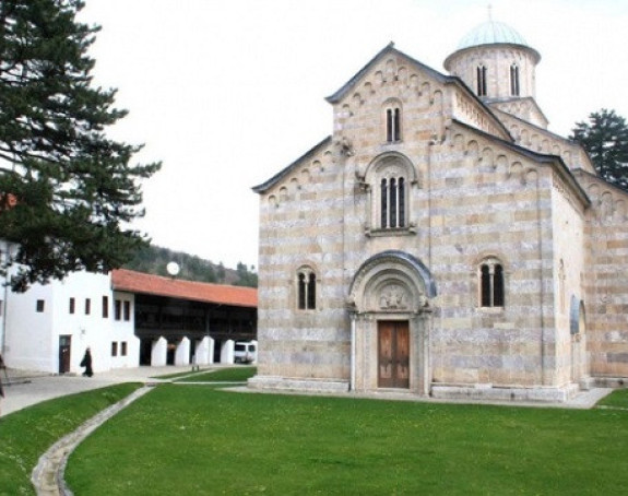 Moćnici drobe Srpsku pravoslavnu crkvu