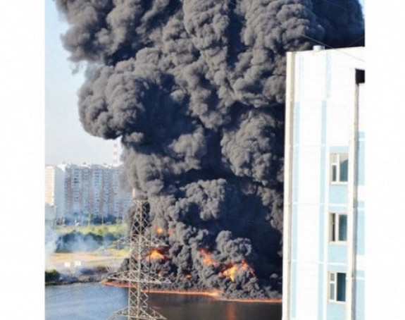 Požar, eksplodirao gasovod ispod rijeke