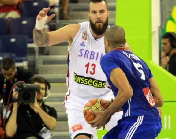 "Orlovi" lako sa prvakom Evrope! Francuzima ne pomažu ni NBA zvezde!