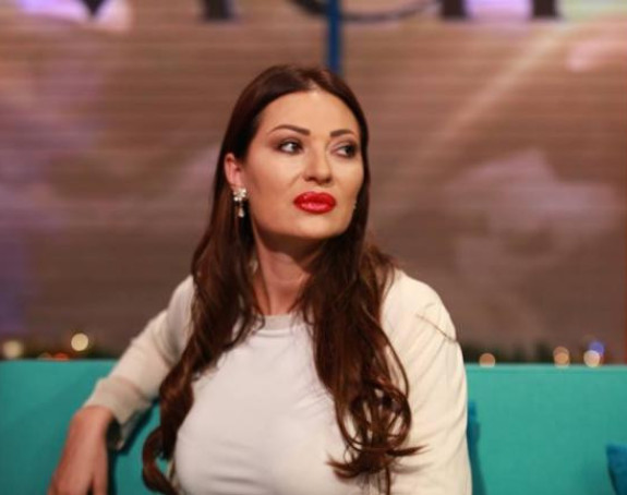 Ceca na intenzivnoj terapiji zbog kičme!