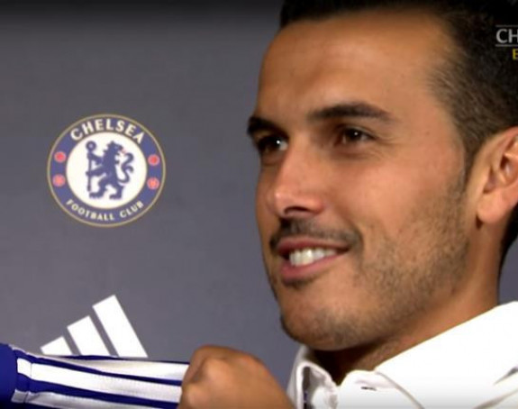 Видео: Педро обукао Челсијев дрес и открио детаље преговора...