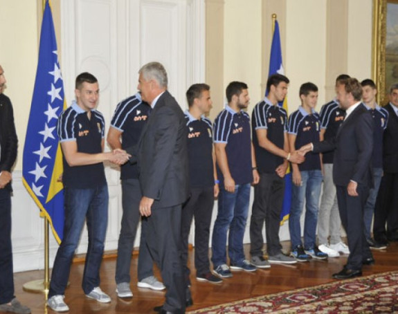 Predsjedništvo BiH: Prijem za zlatne "Zmajiće"!